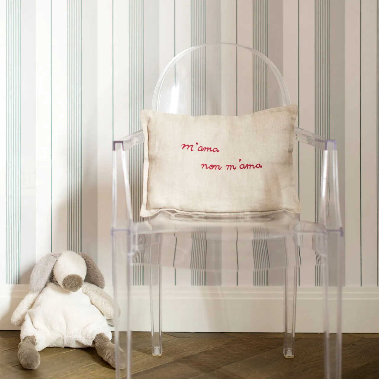 Lou Lou Ghost Chair - Barnstol