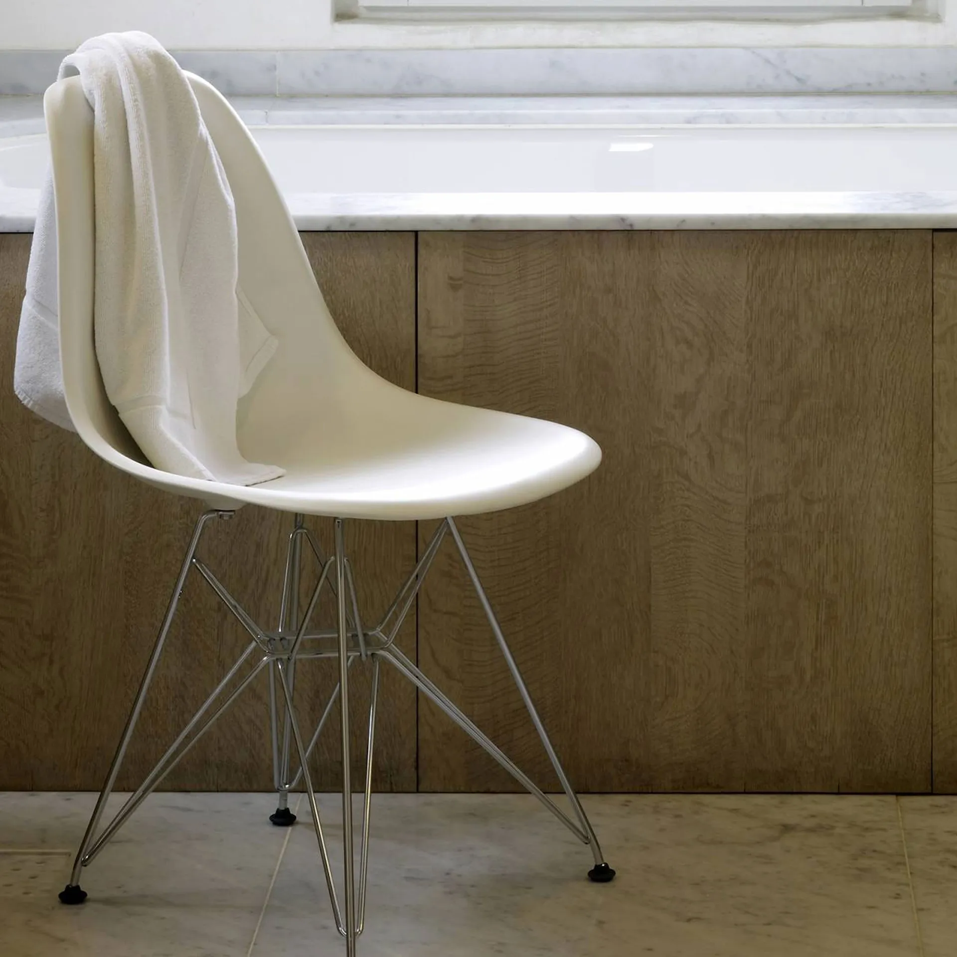 Eames RE Plastic Chair DSR stol White - Vitra - Charles & Ray Eames - NO GA