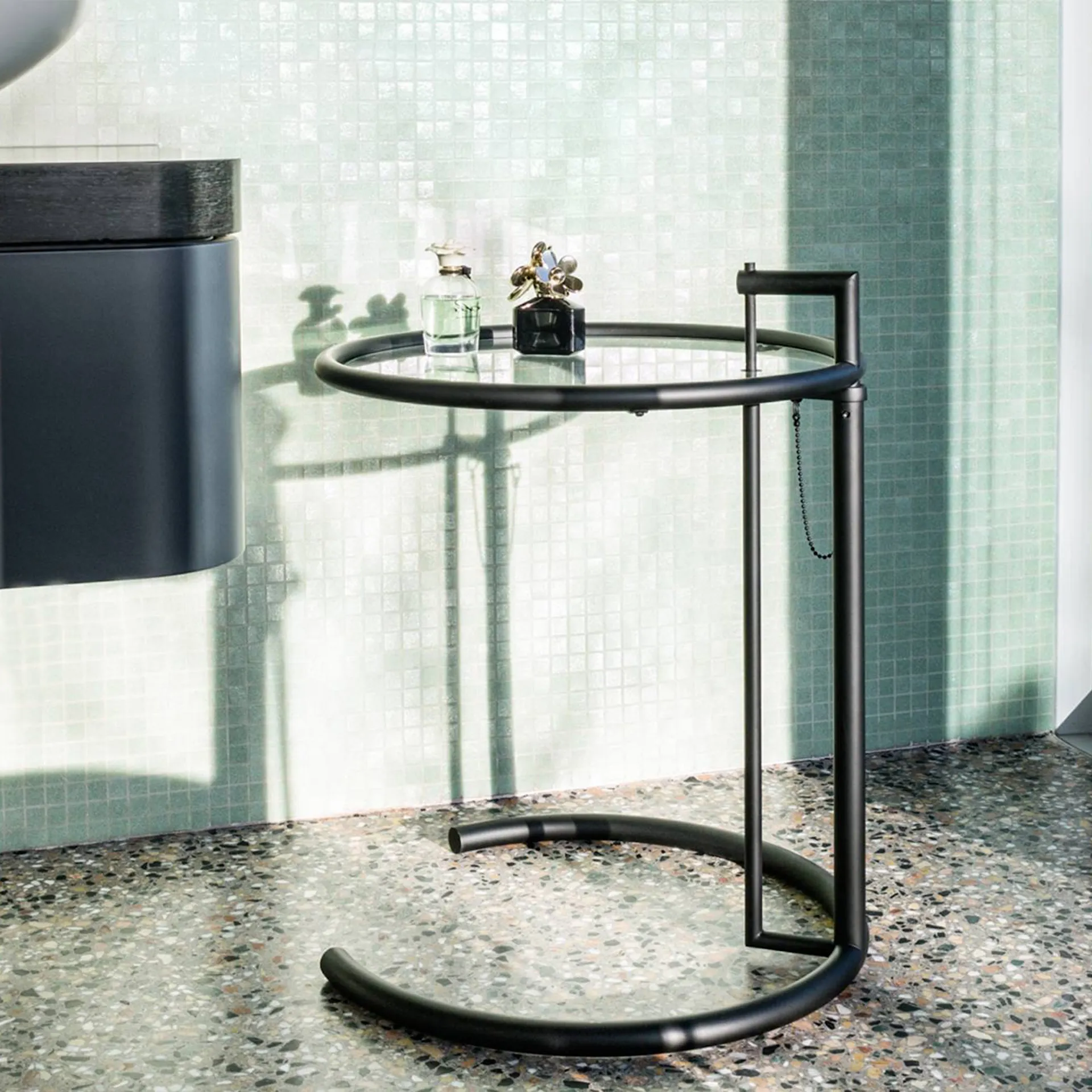 Adjustable Side Table E 1027 - ClassiCon - Eileen Gray - NO GA