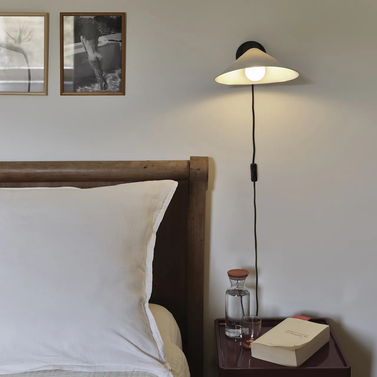 Plume CA vegglampe med ledning