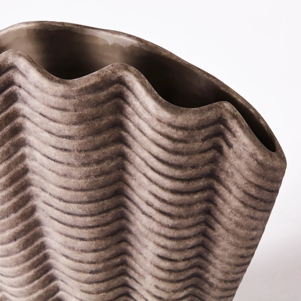 Concha Vase Fluted Grey