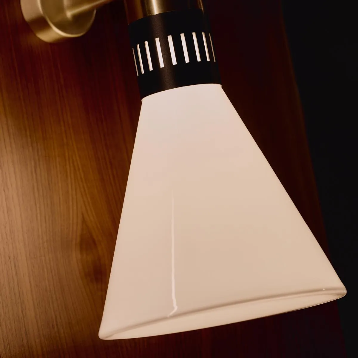 Cono Phase-Cut vegglampe - 2