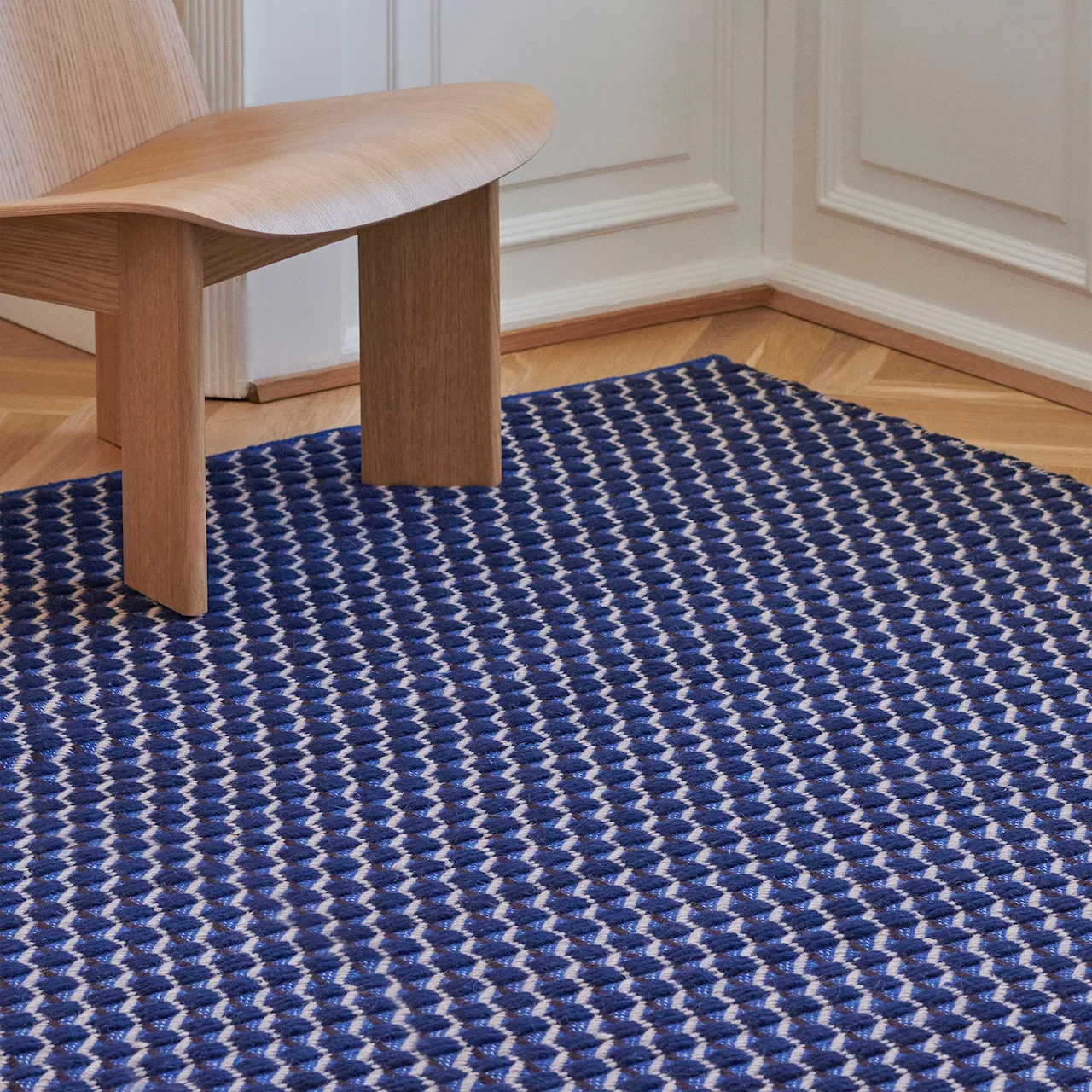 Channel Rug 140 x 200 cm Blue/White