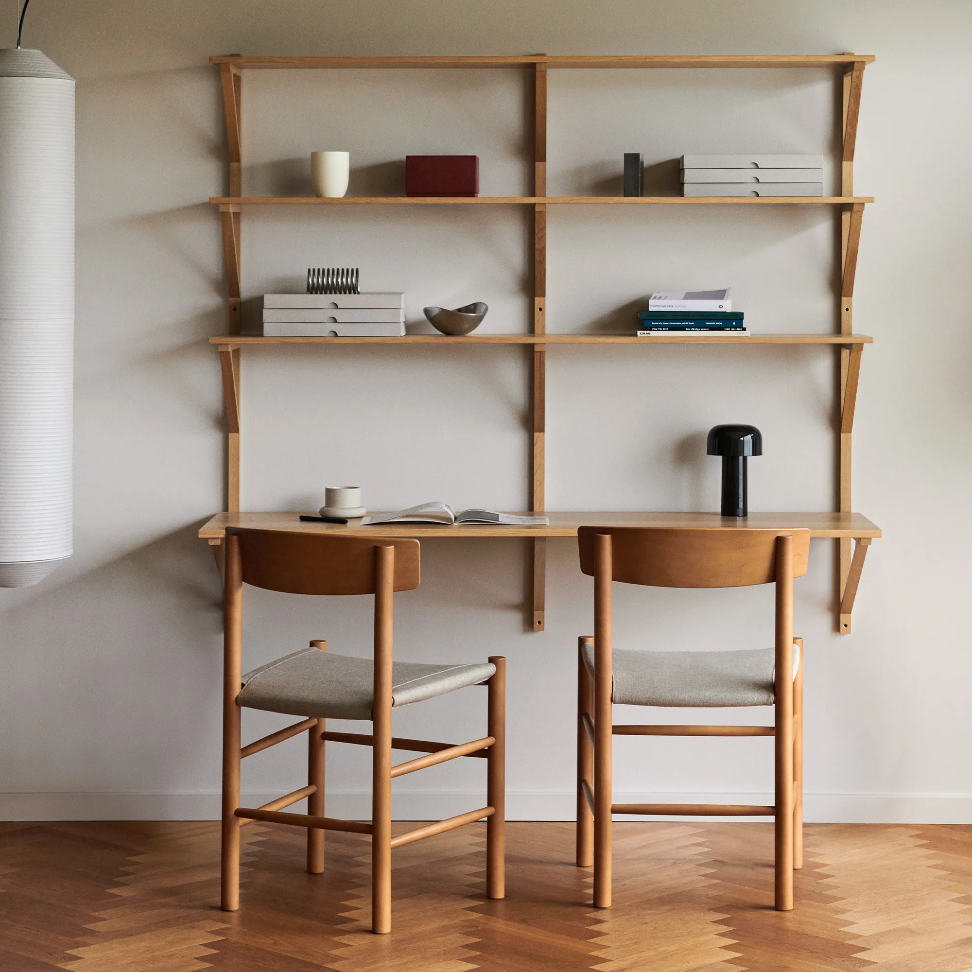 BM29 vegghylle 149 cm 3 hyller og skrivebord - 3