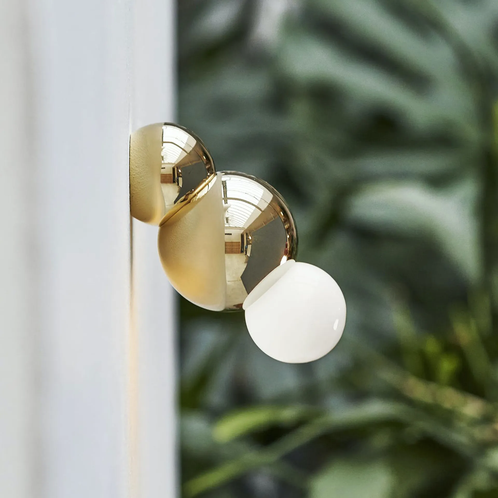 Ball Light Wall Small Mounted Polished Brass - Michael Anastassiades - Michael Anastassiades - NO GA