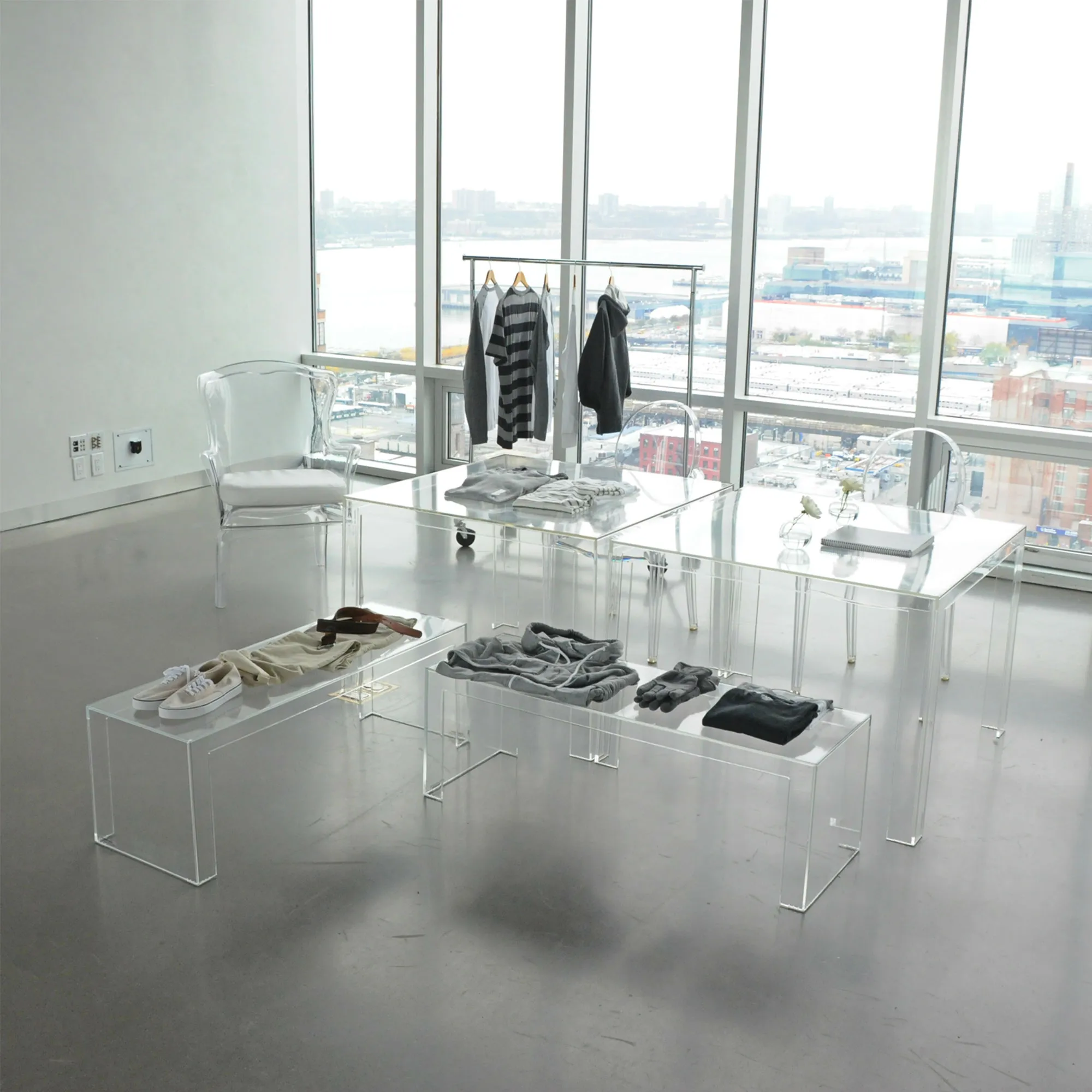 image 2 of 4