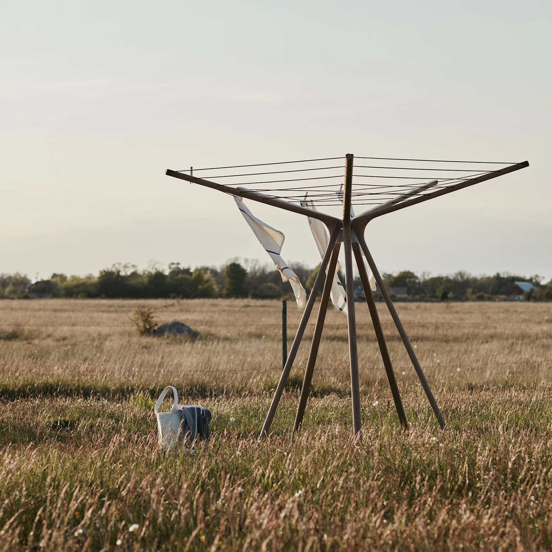 Spider Web klesstativ - Fritz Hansen - NO GA