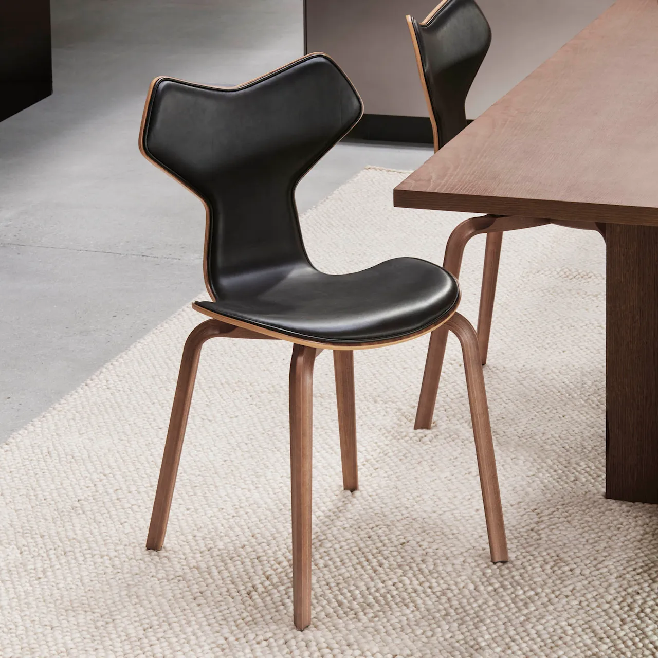 Grand Prix Exclusive Edition Walnut/Dark Brown