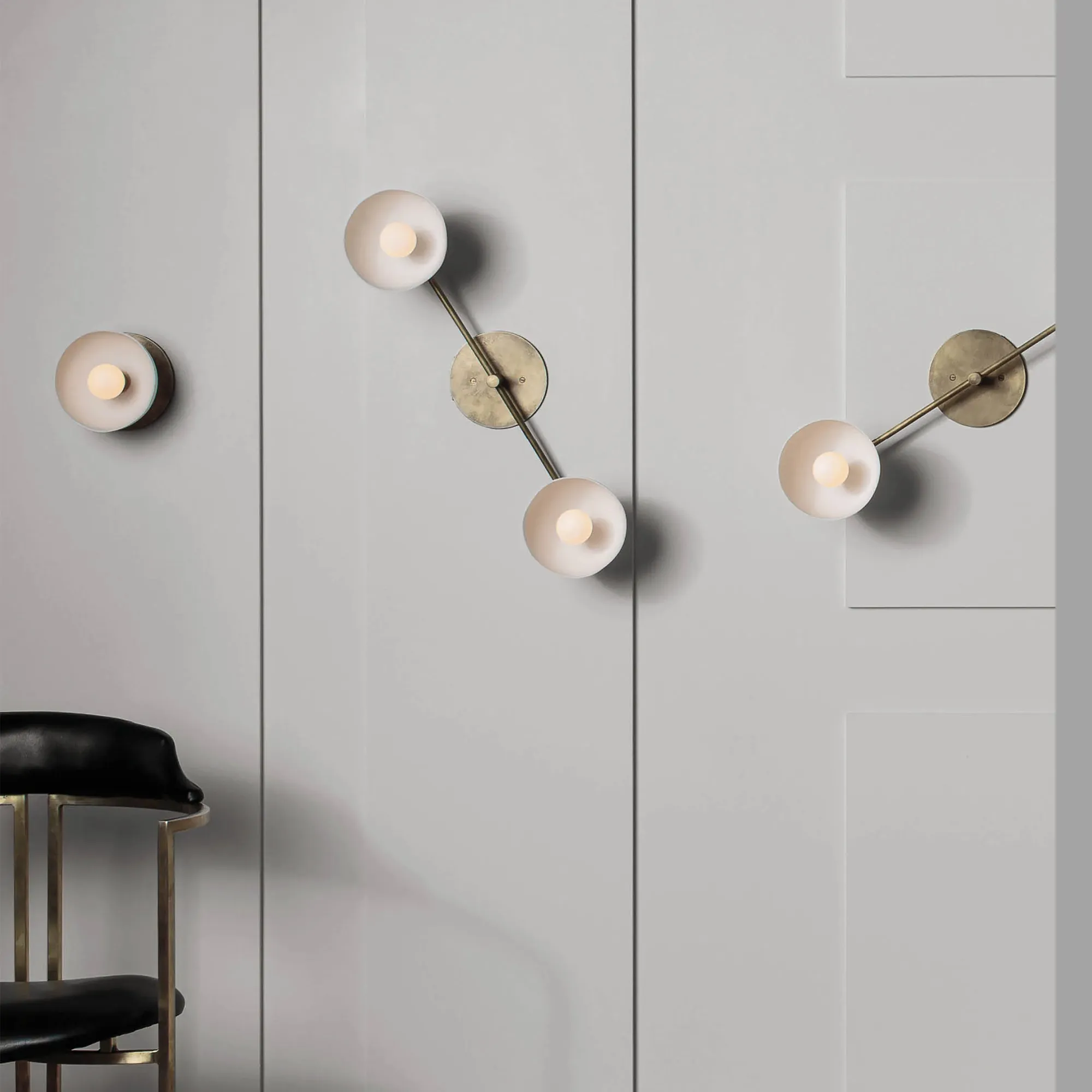 Trapeze 2 Surface - Porcelain/Aged Brass - 2