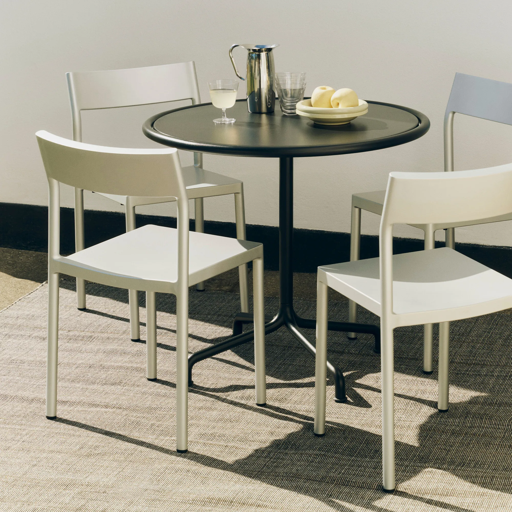 Deville utendørs spisebord Ø80 cm - 4