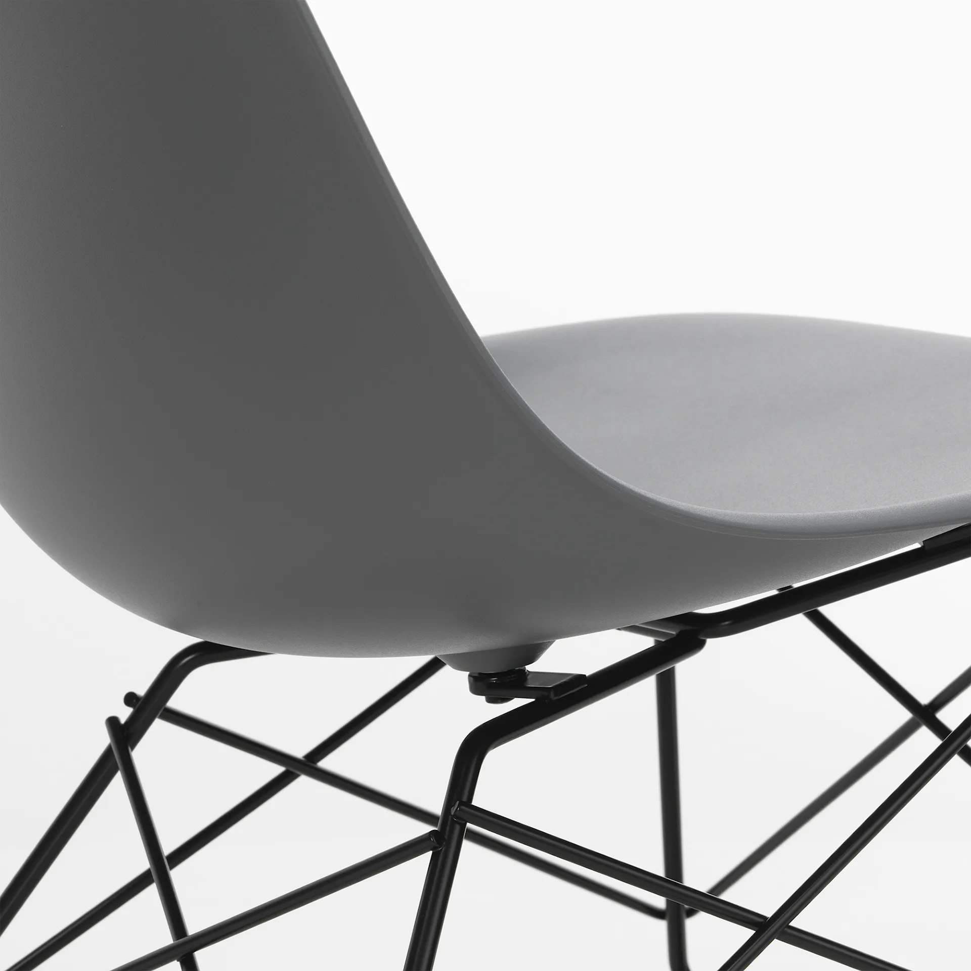 Eames RE Plastic Side Chair LSR stol Basic Dark - Vitra - Charles & Ray Eames - NO GA