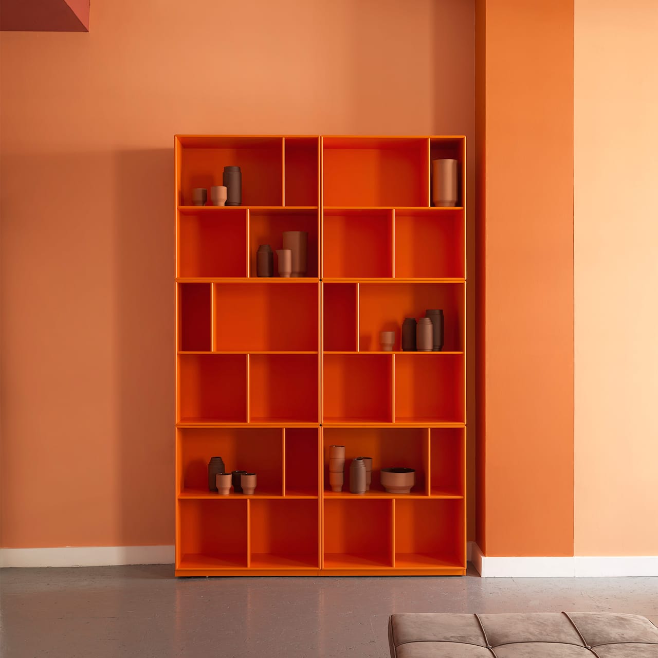 Read Spacious Bookshelf - Plinth H3 cm