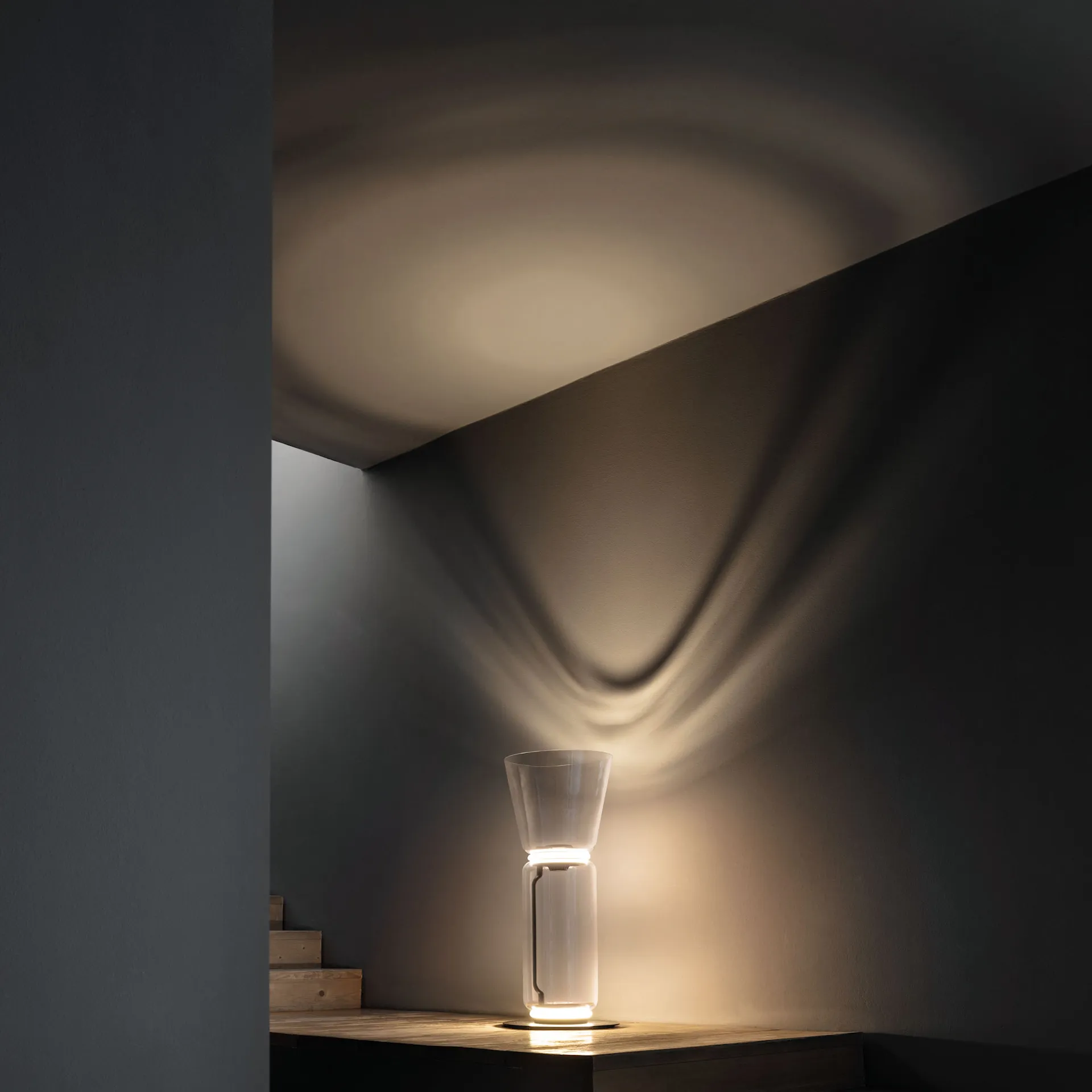 Noctambule 1 Cone / Gulvlampe - Flos - Konstantin Grcic - NO GA