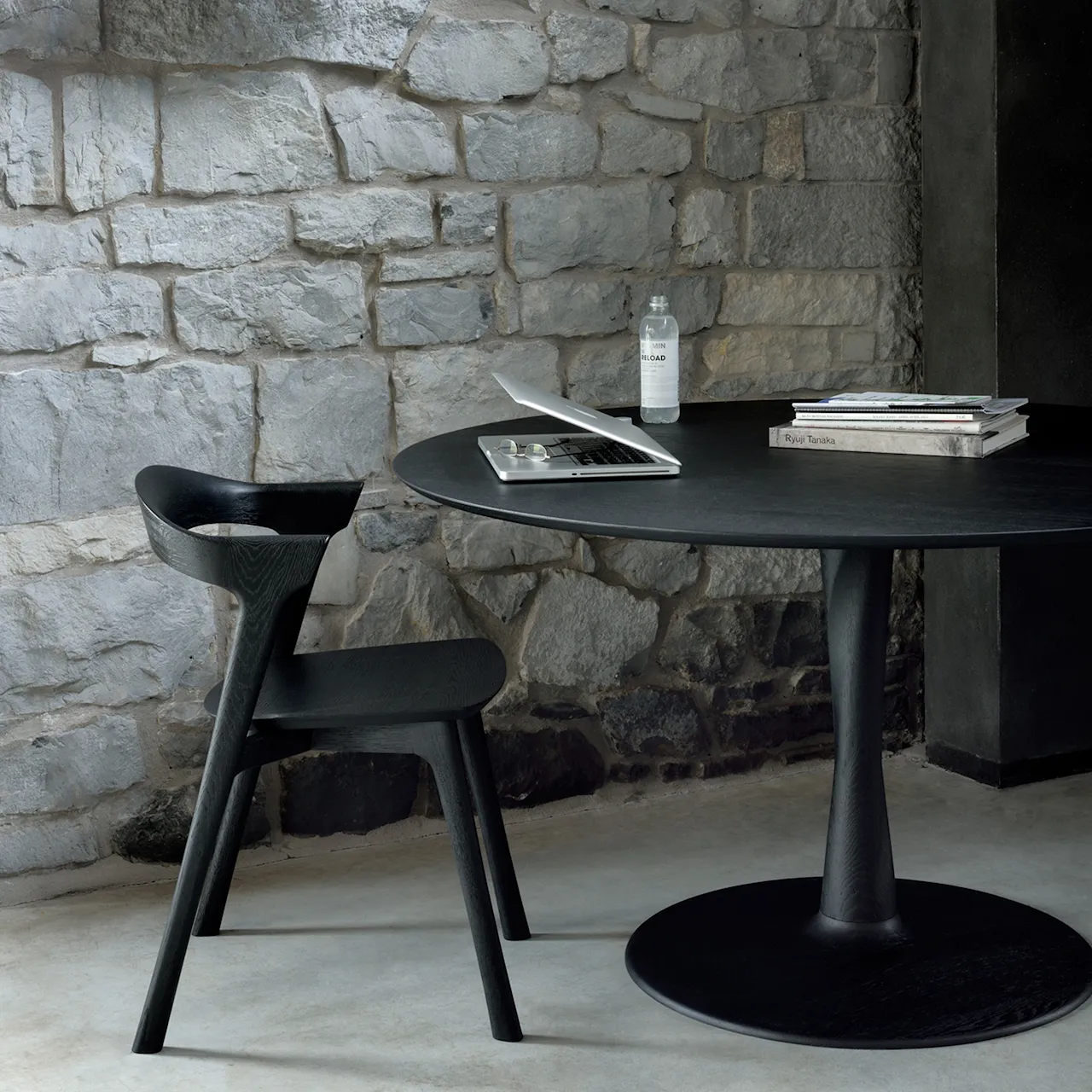 Torsion Dining Table Round Black 90 cm