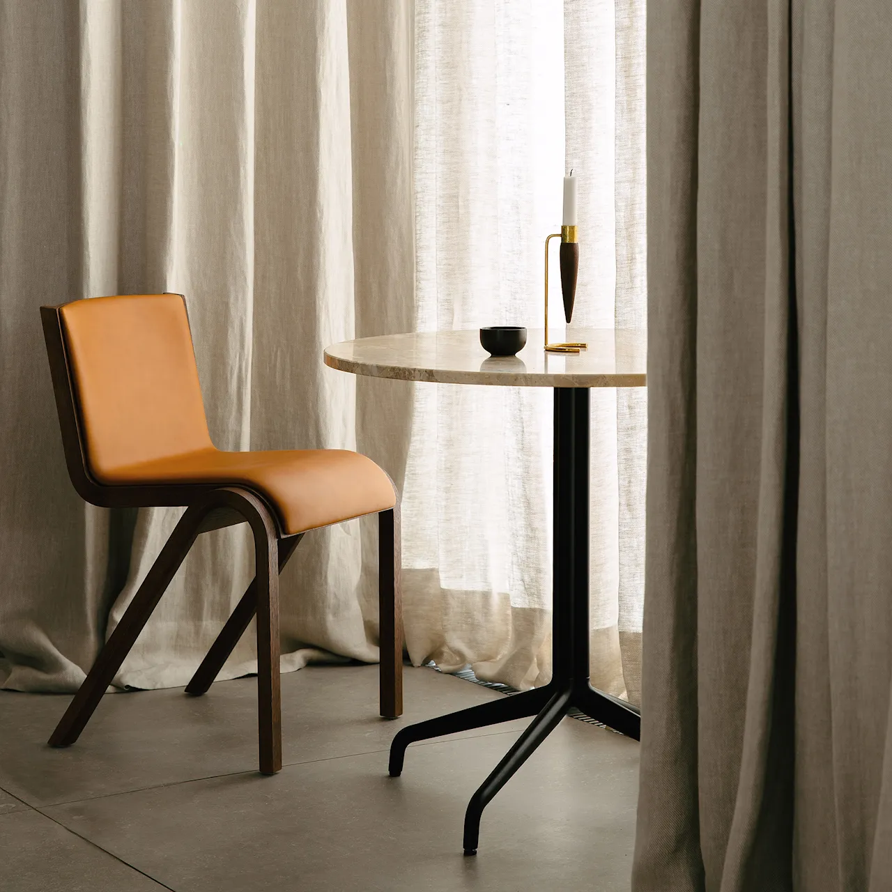 Harbour Column spisebord Star Ø60 cm