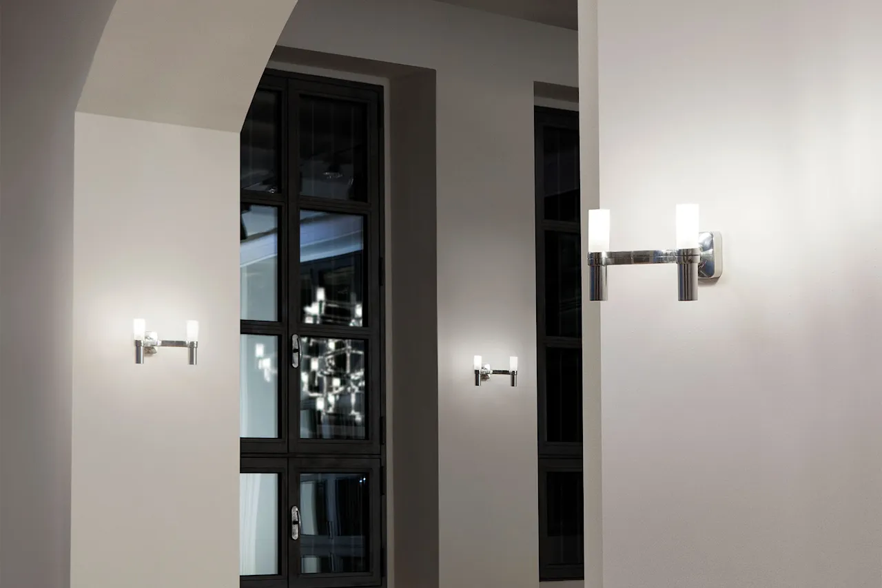 Crown vegglampe