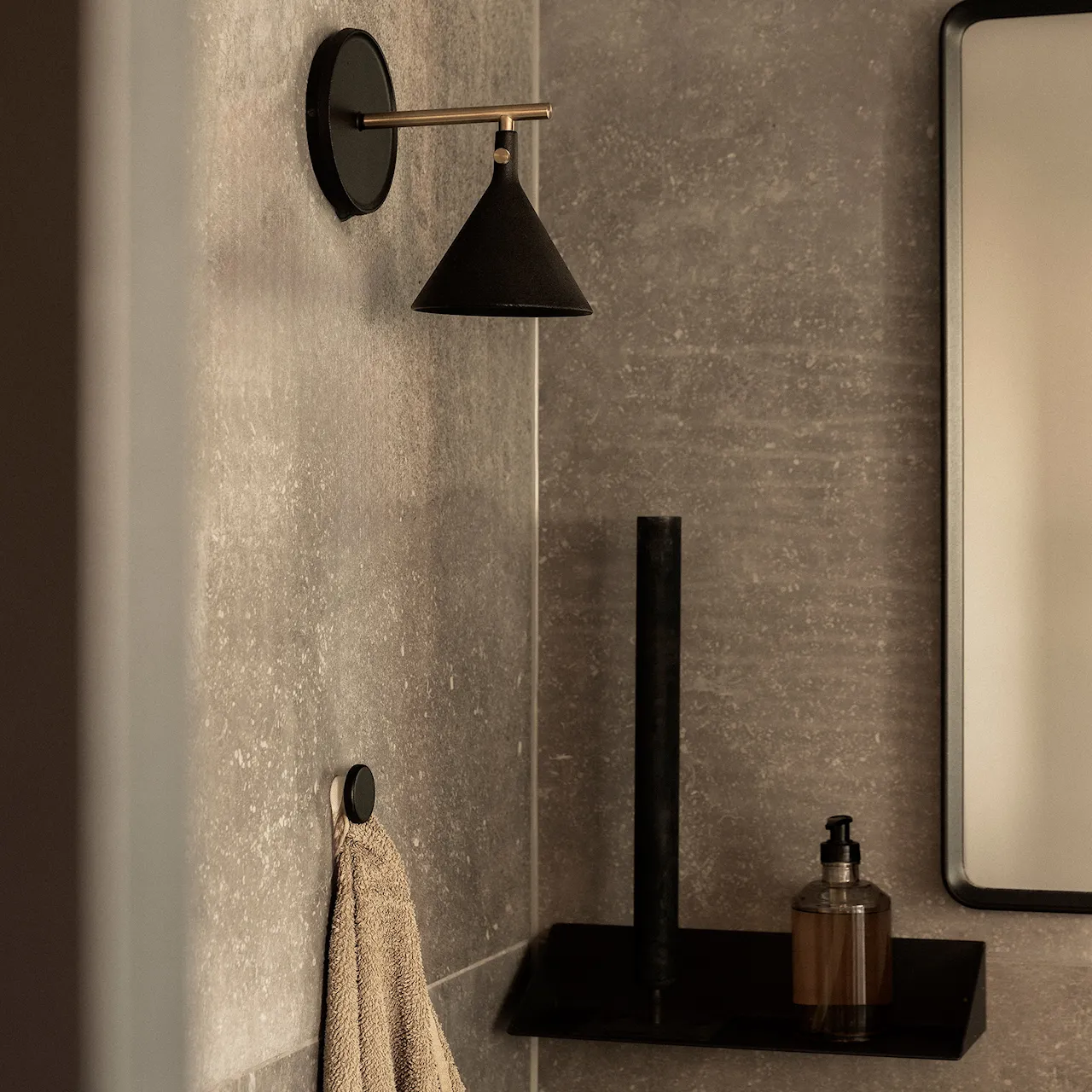 Cast Sconce vegglampe diffuser