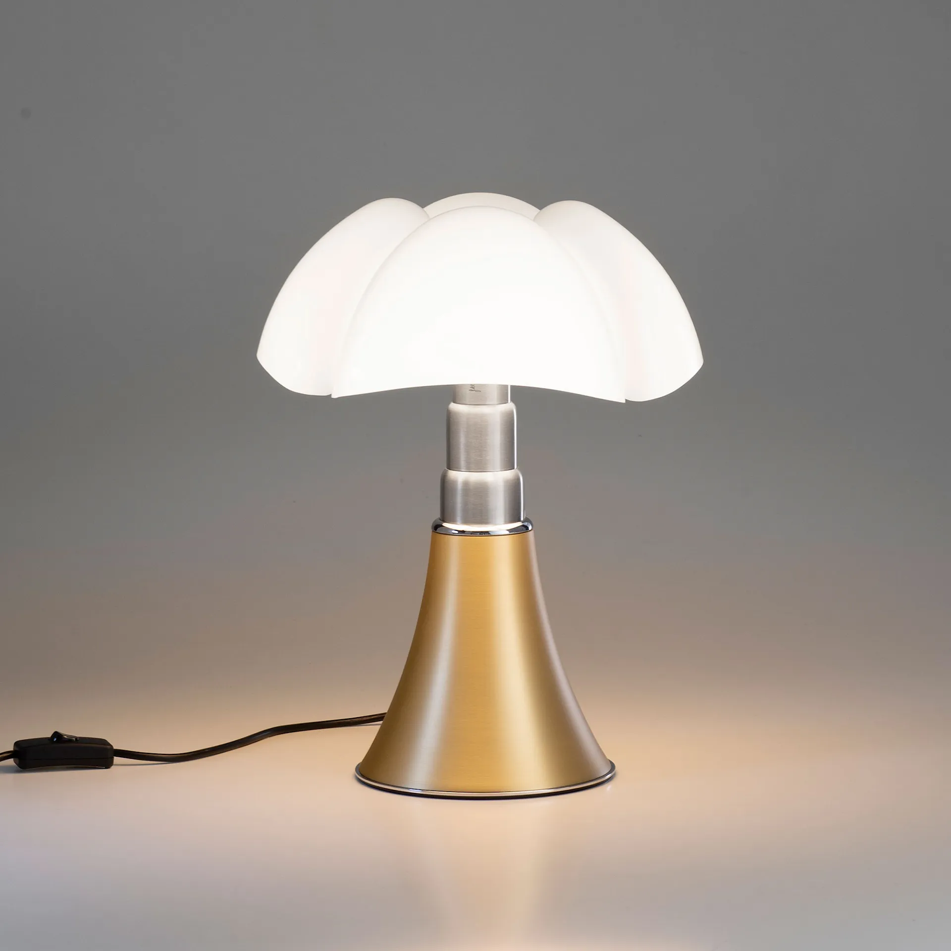 Minipipistrello Table Lamp, Brass - Dimbar - Martinelli Luce - Gae Aulenti - NO GA