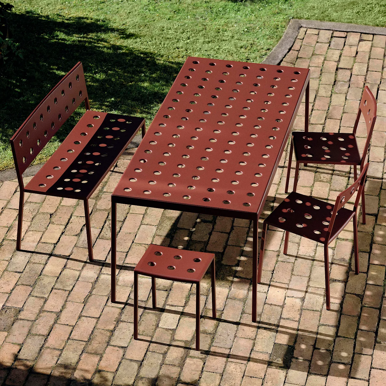 Balcony Stool / Iron Red