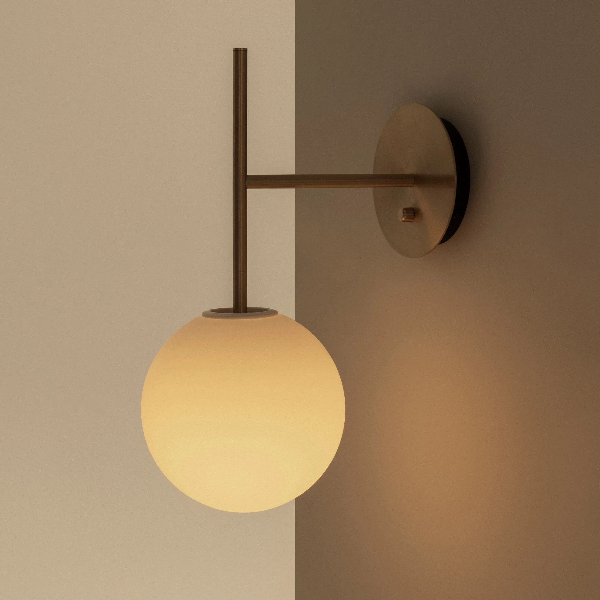 TR Bulb vegglampe med oppheng - 4