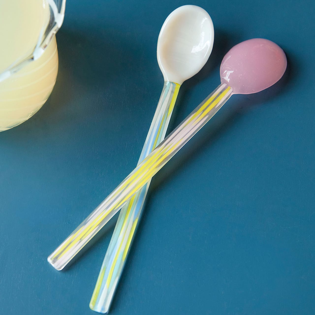 Glass Spoons Flat Set of 2 - Light Pink / White