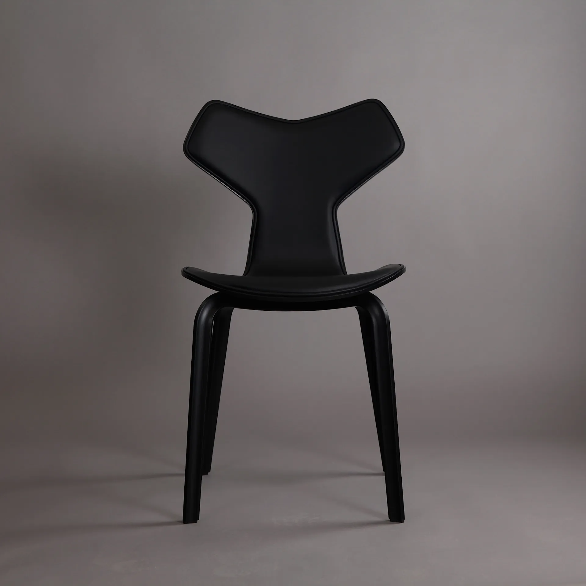 Grand Prix 4130 Black Edition - Fritz Hansen - Arne Jacobsen - NO GA