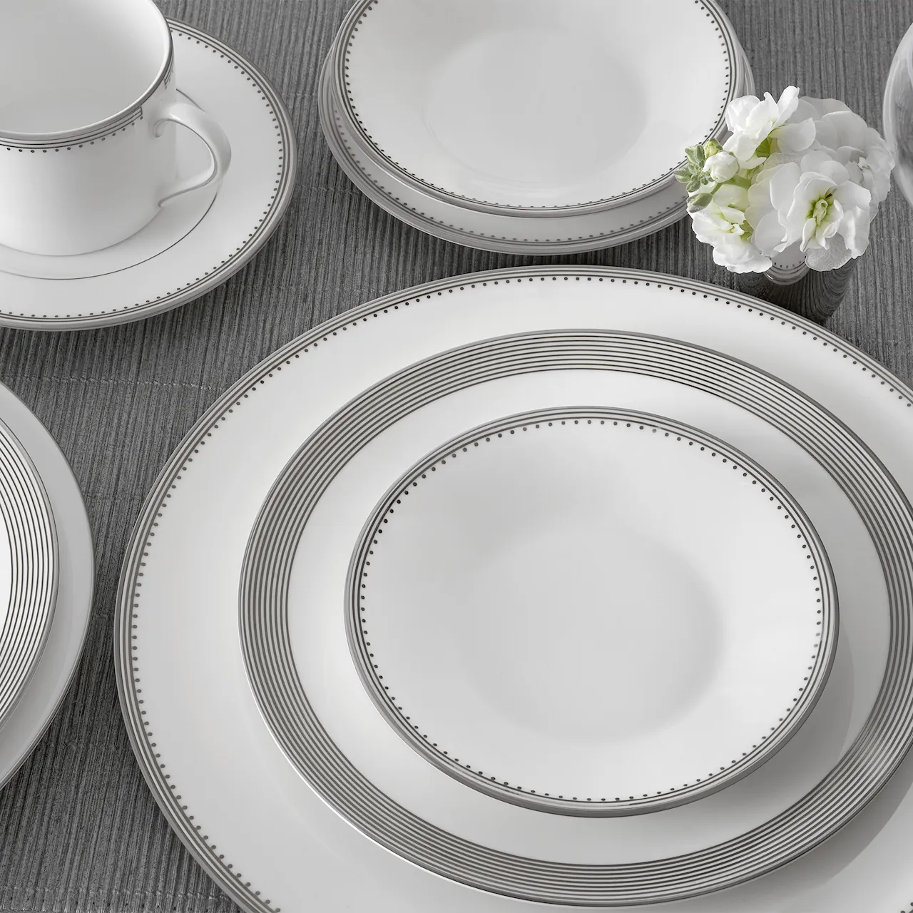 Vera Wang Grosgrain Dinner Plate