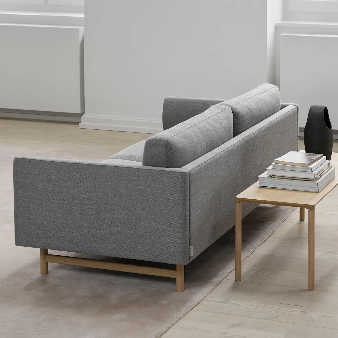 Calmo 2-seters sofa røkt eik