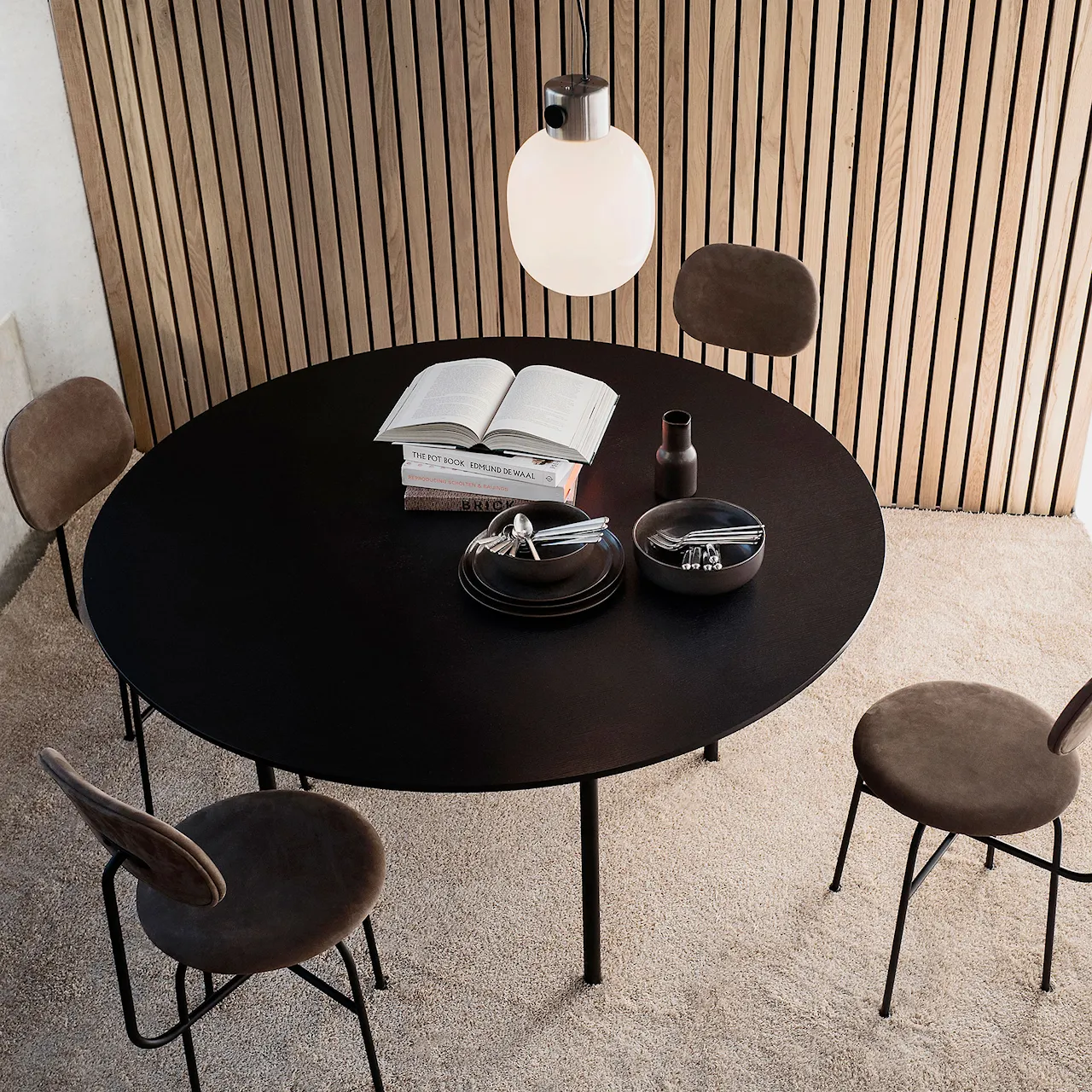 Snaregade Dining Table Round