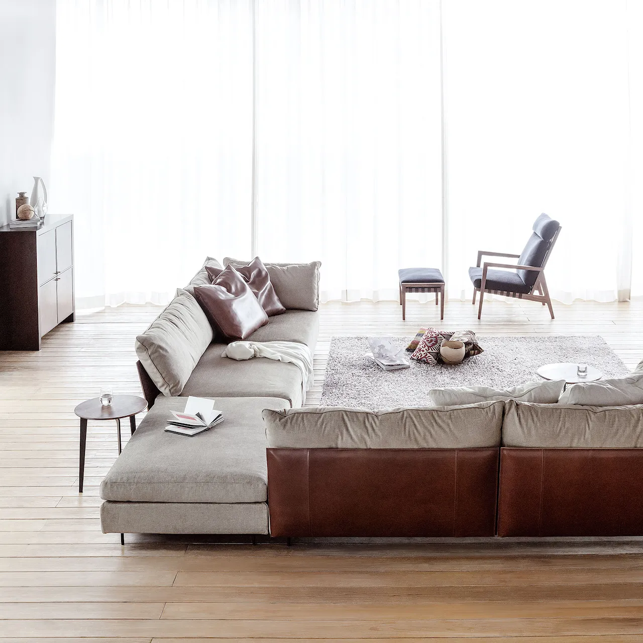 Blava High Back Easy Chair