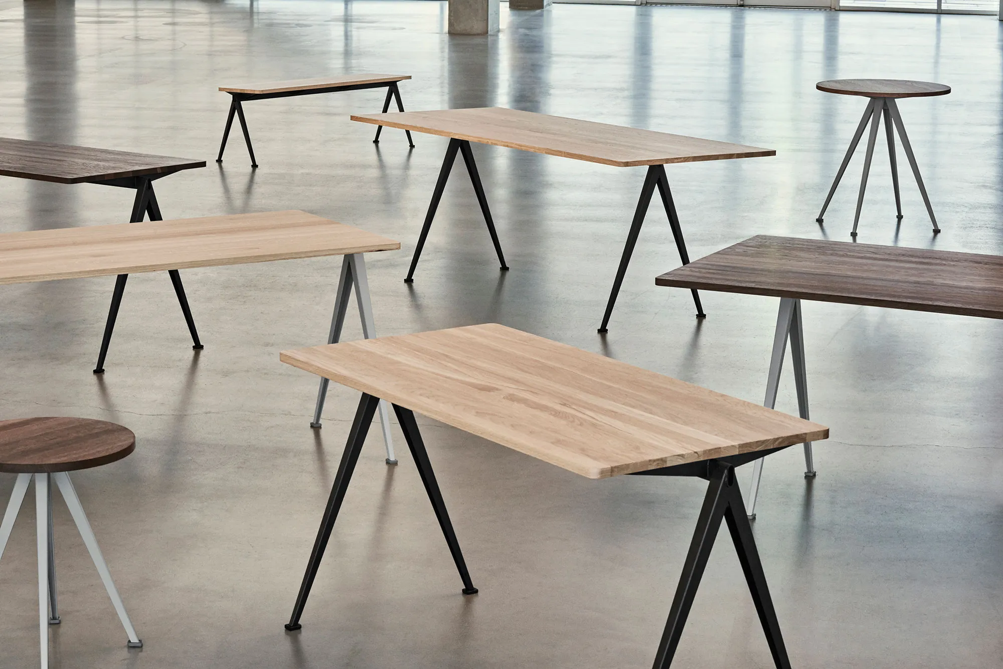 Pyramid 01 table 75x140 cm beige powder coated steel - 5