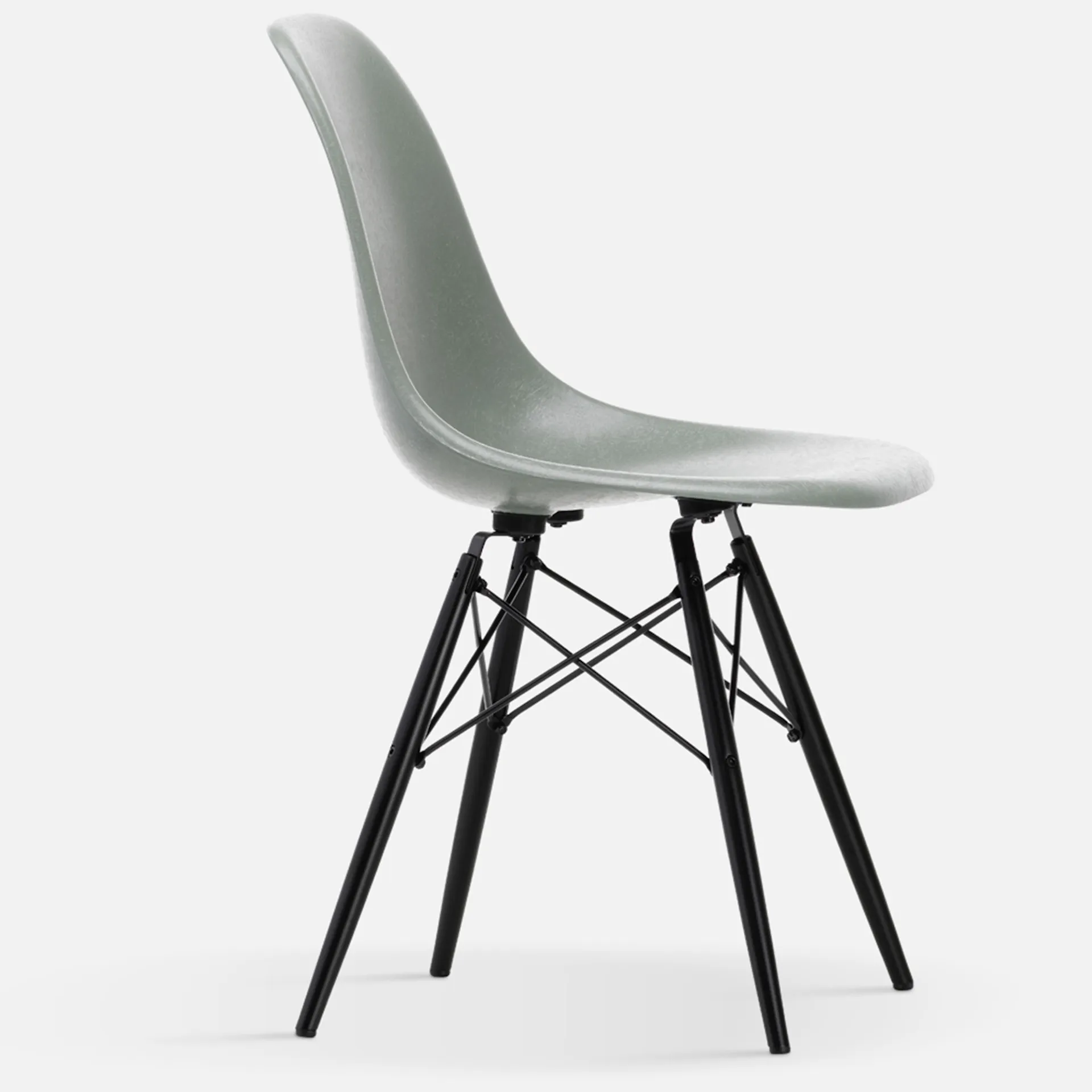 Eames Fiberglass Chair DSW stol Black Maple - Vitra - Charles & Ray Eames - NO GA