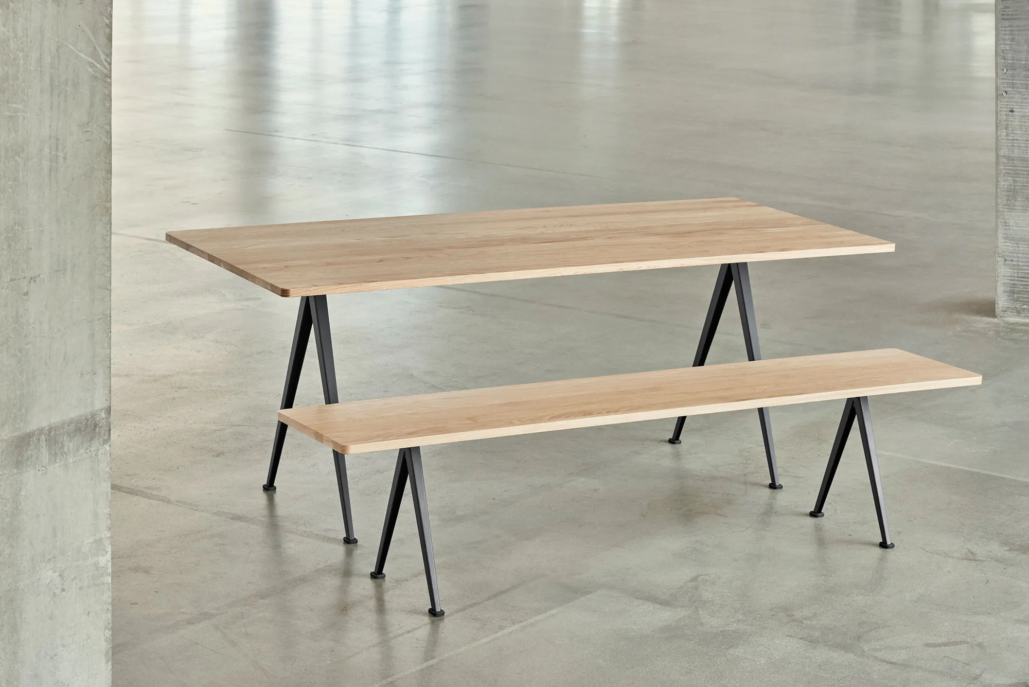 Pyramid 02 table 85x250 cm black powder coated steel - 2