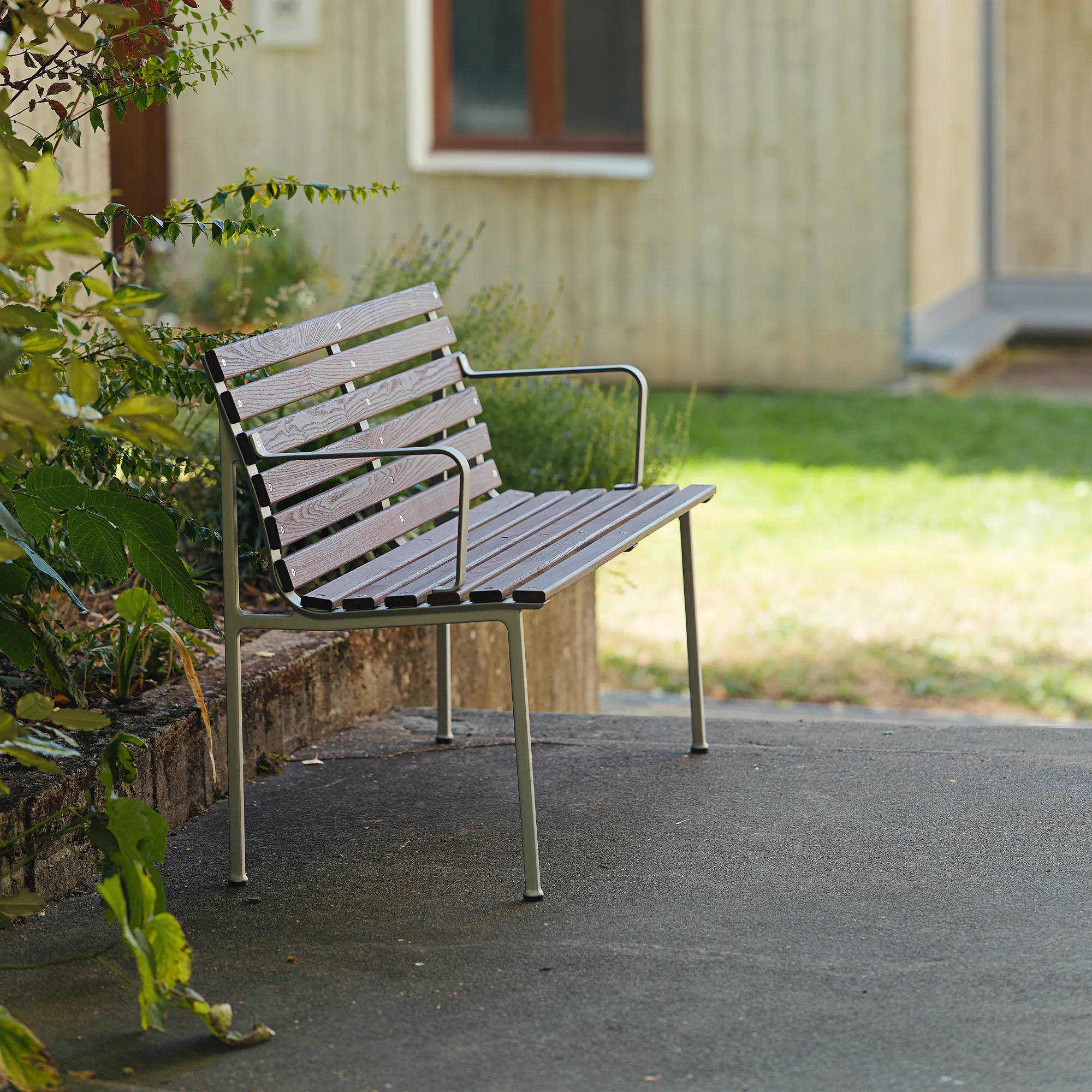 Traverse armlener utendørs benk - 8