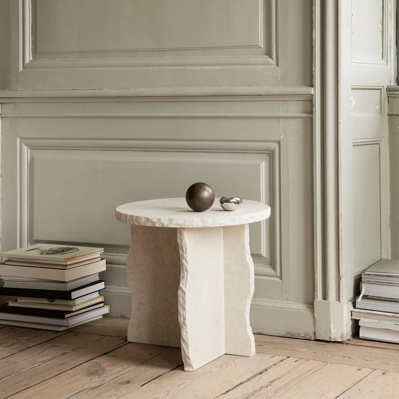 Mineral Sculptural sidebord