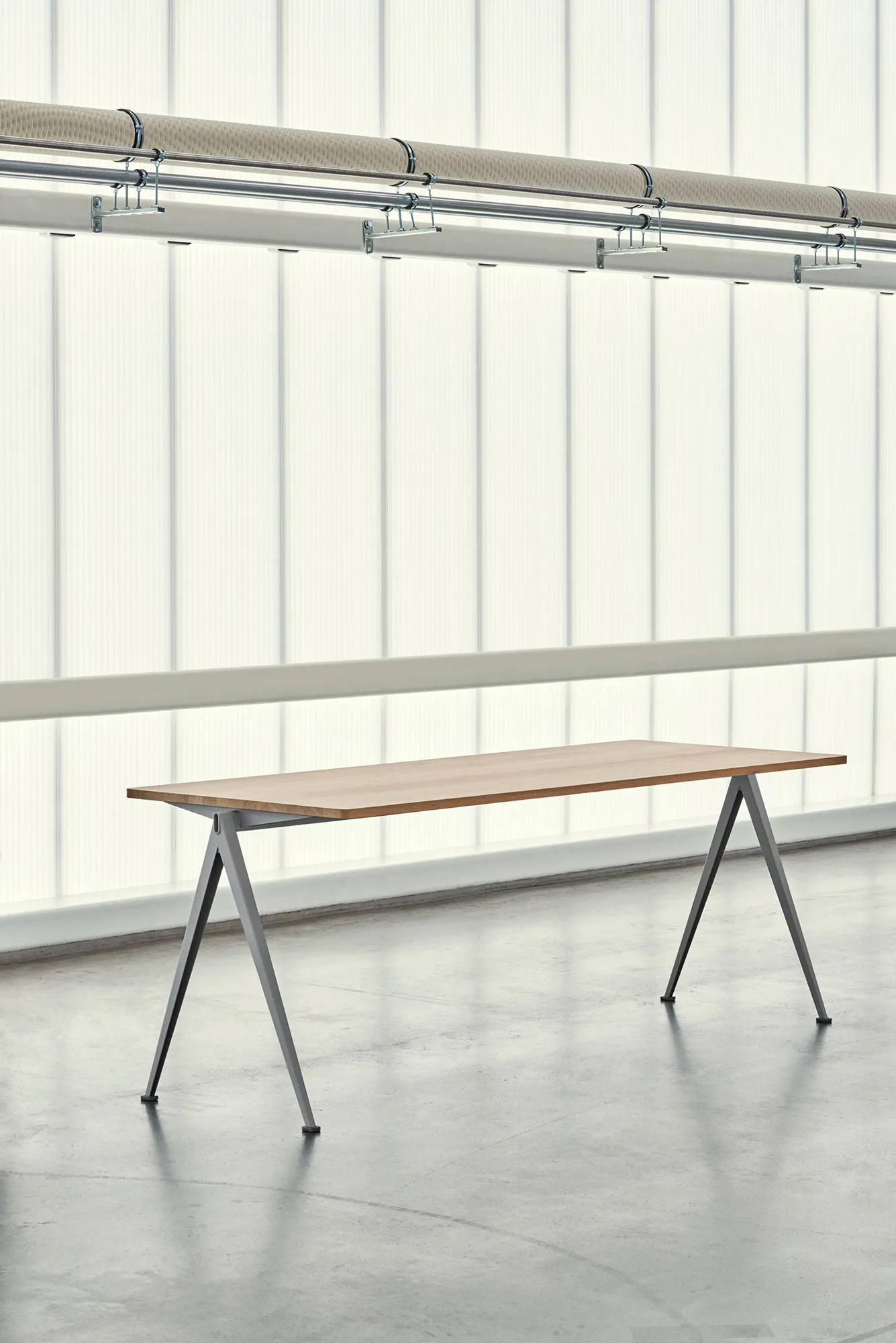 Pyramid 01 table 75x140 cm beige powder coated steel - 4