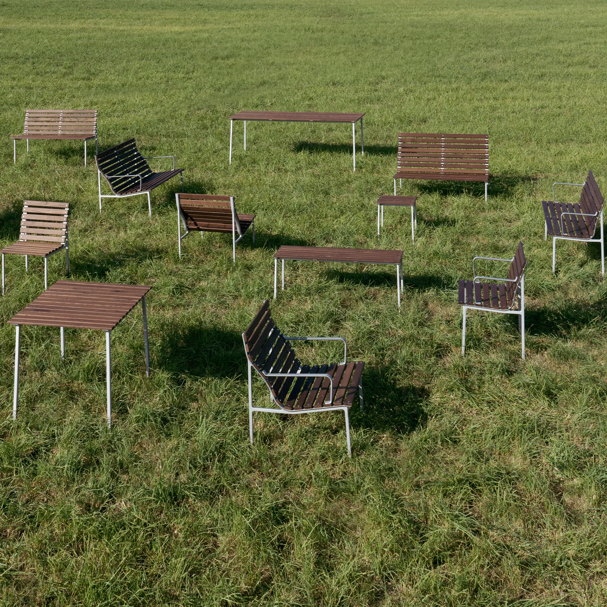 Traverse loungebenk med armlener - 9
