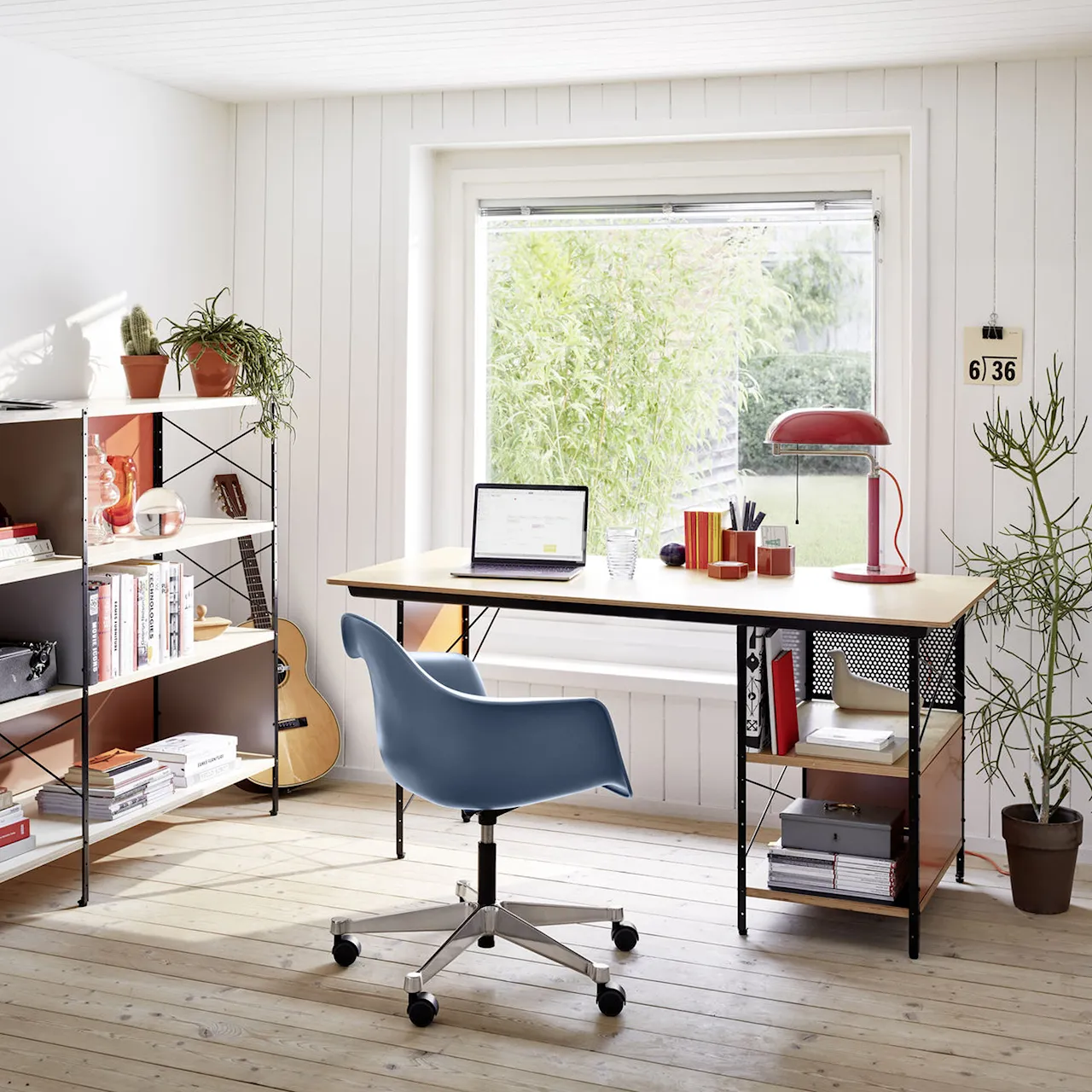 Eames Desk Unit EDU skrivebord