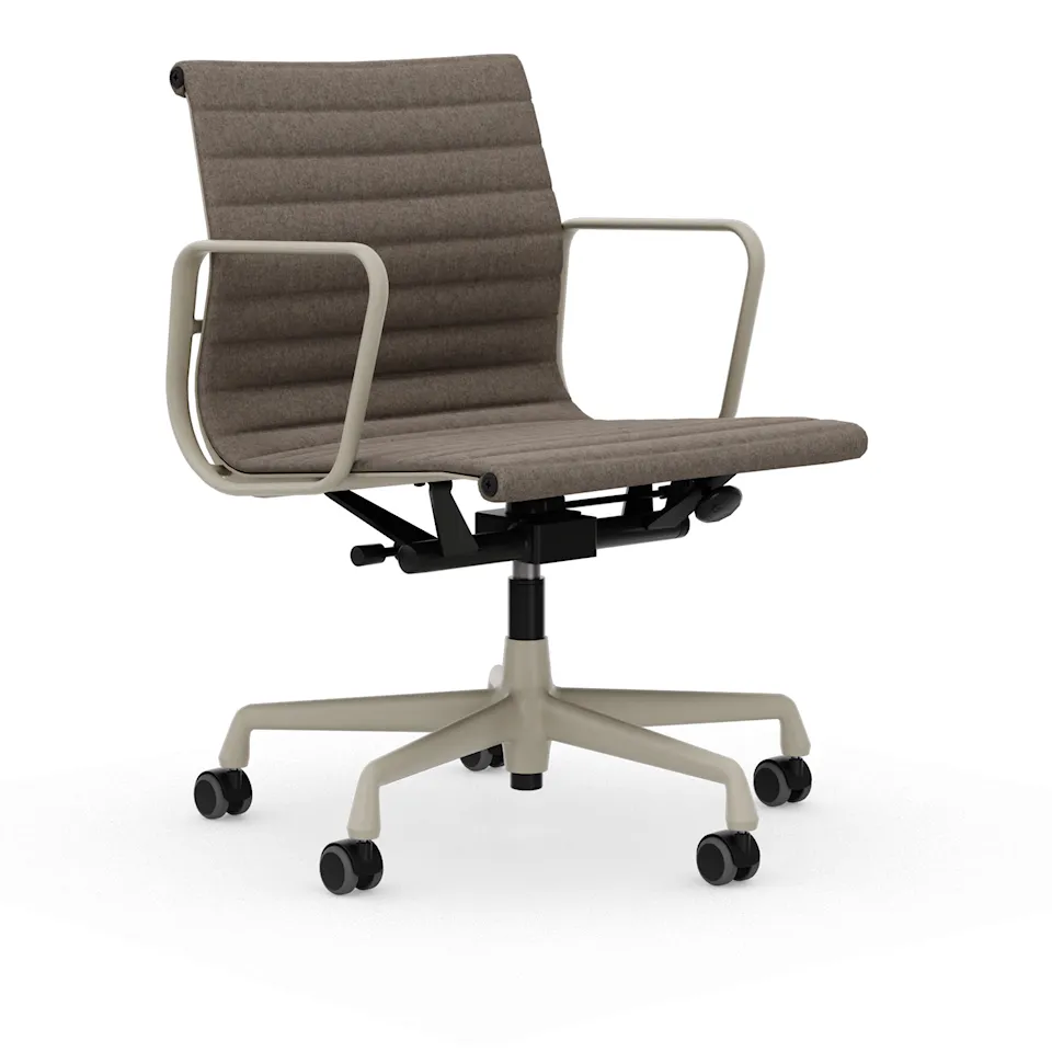 EA 117 Aluminium Chair kontorstol