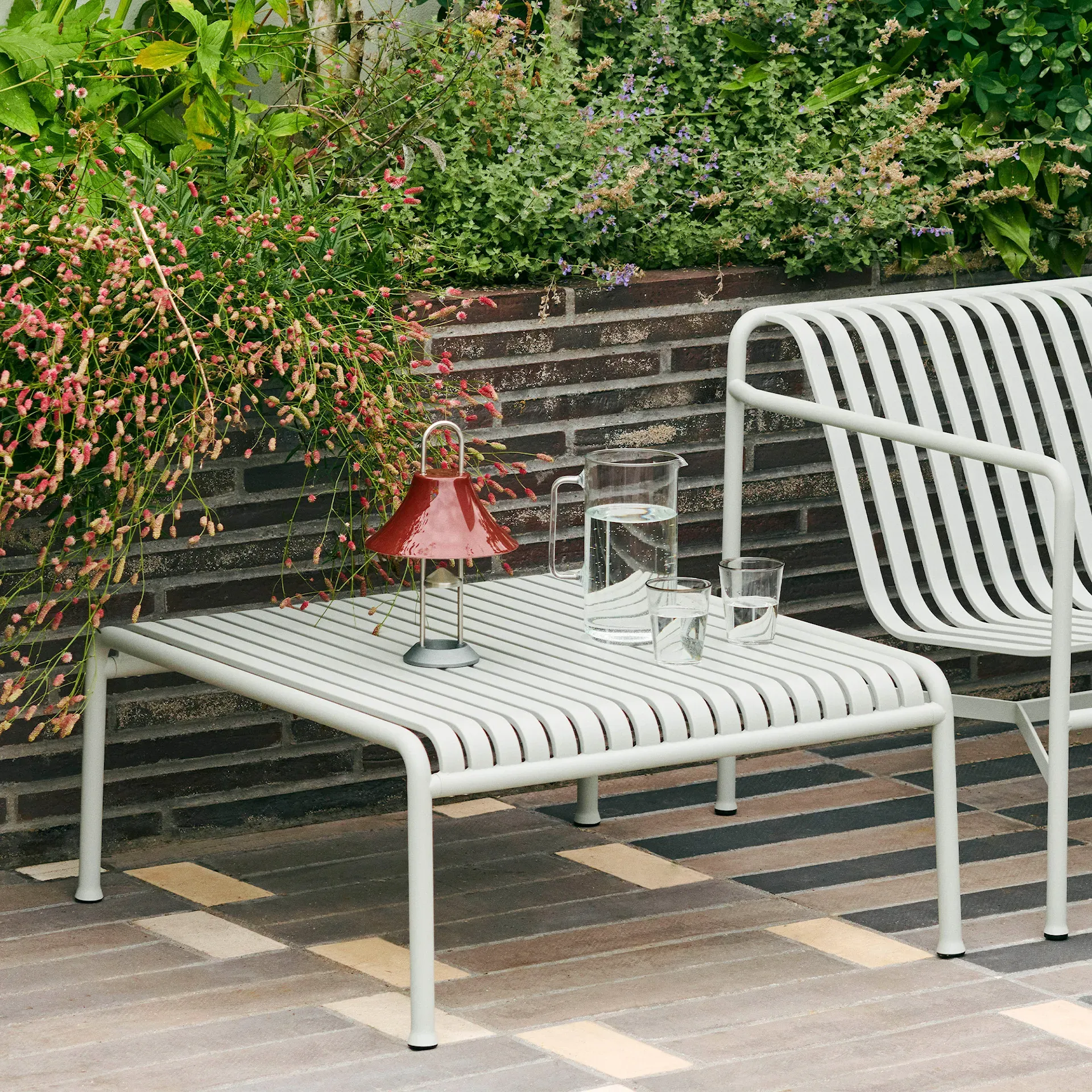 Palissade loungesofa, 2 lenestoler og hagebord - 5