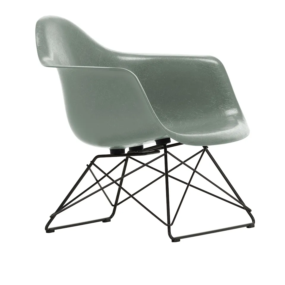 Eames Fiberglass Armchair LAR lenestol
