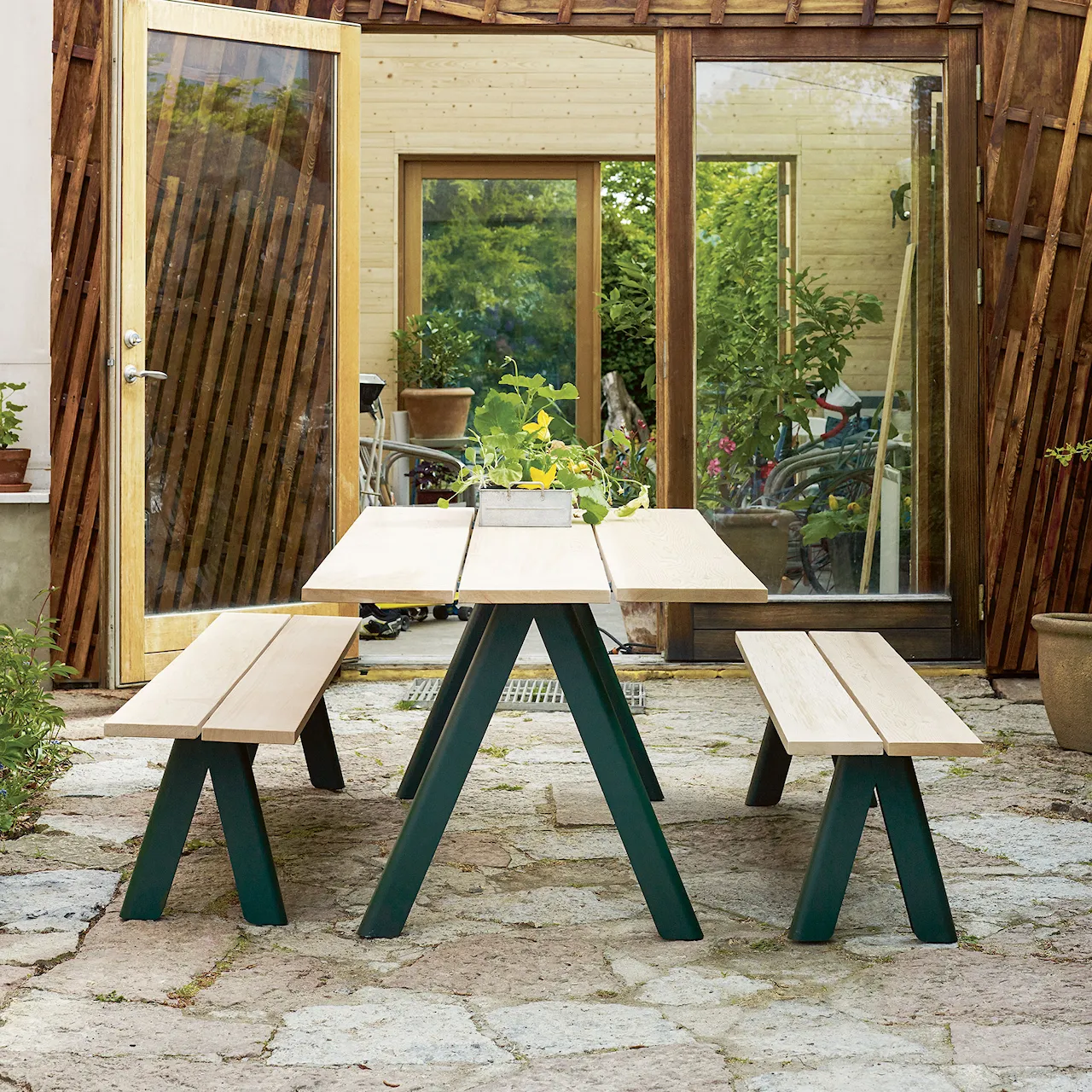 Overlap Bench, Western Red Cedar, Steel / Hunter Green