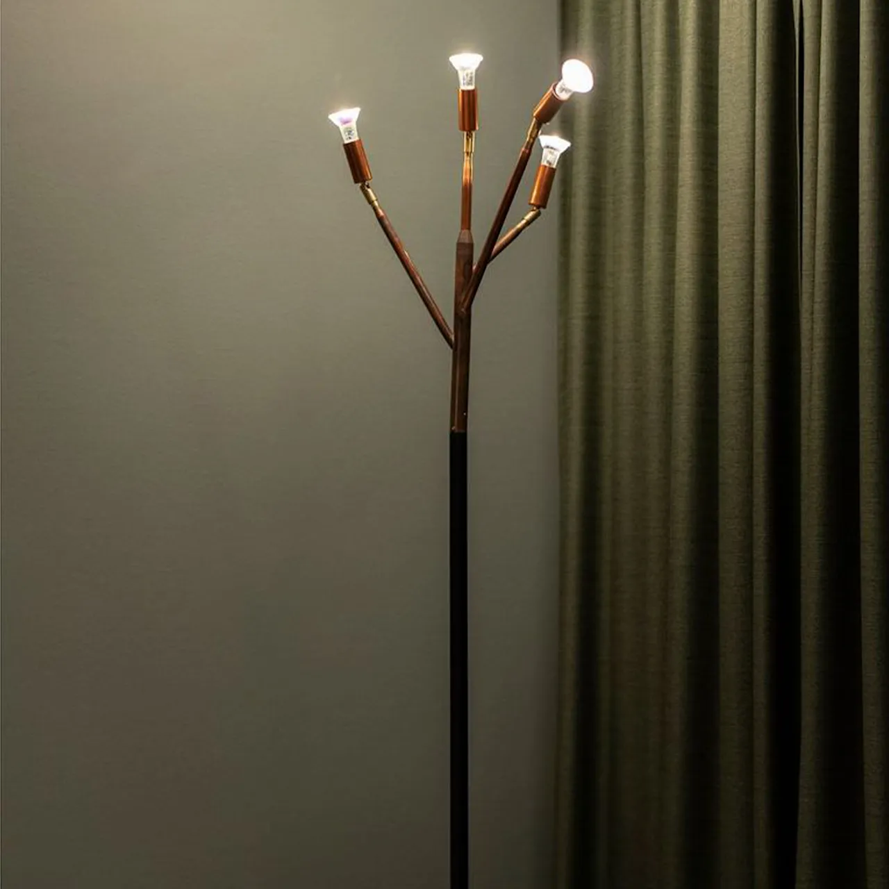 Kvist - Gulvlampe