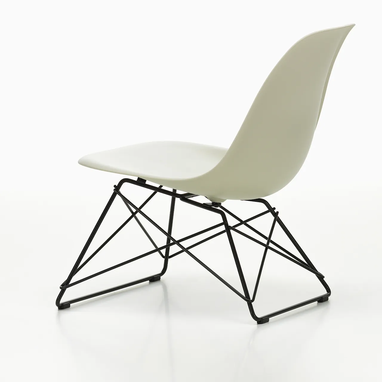 Eames RE Plastic Side Chair LSR 84 Cotton White, White (Smooth) Base